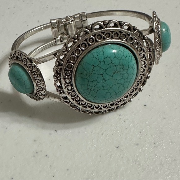 Southwestern Style Hinge Bracelet Silver Tone Faux Turquoise Stones Boho Jewelry - Picture 1 of 4